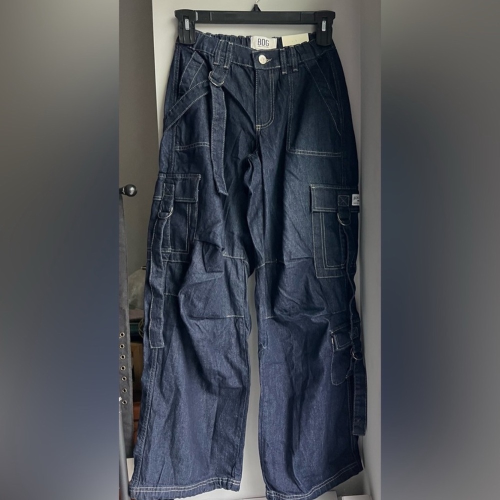 BDG Urban Outfitters Dark Wash Low Rise Baggy Cargo Jeans Size 24 NWT